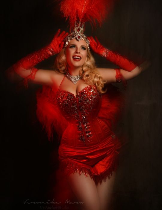 isabella bliss the scarlet showgirl
